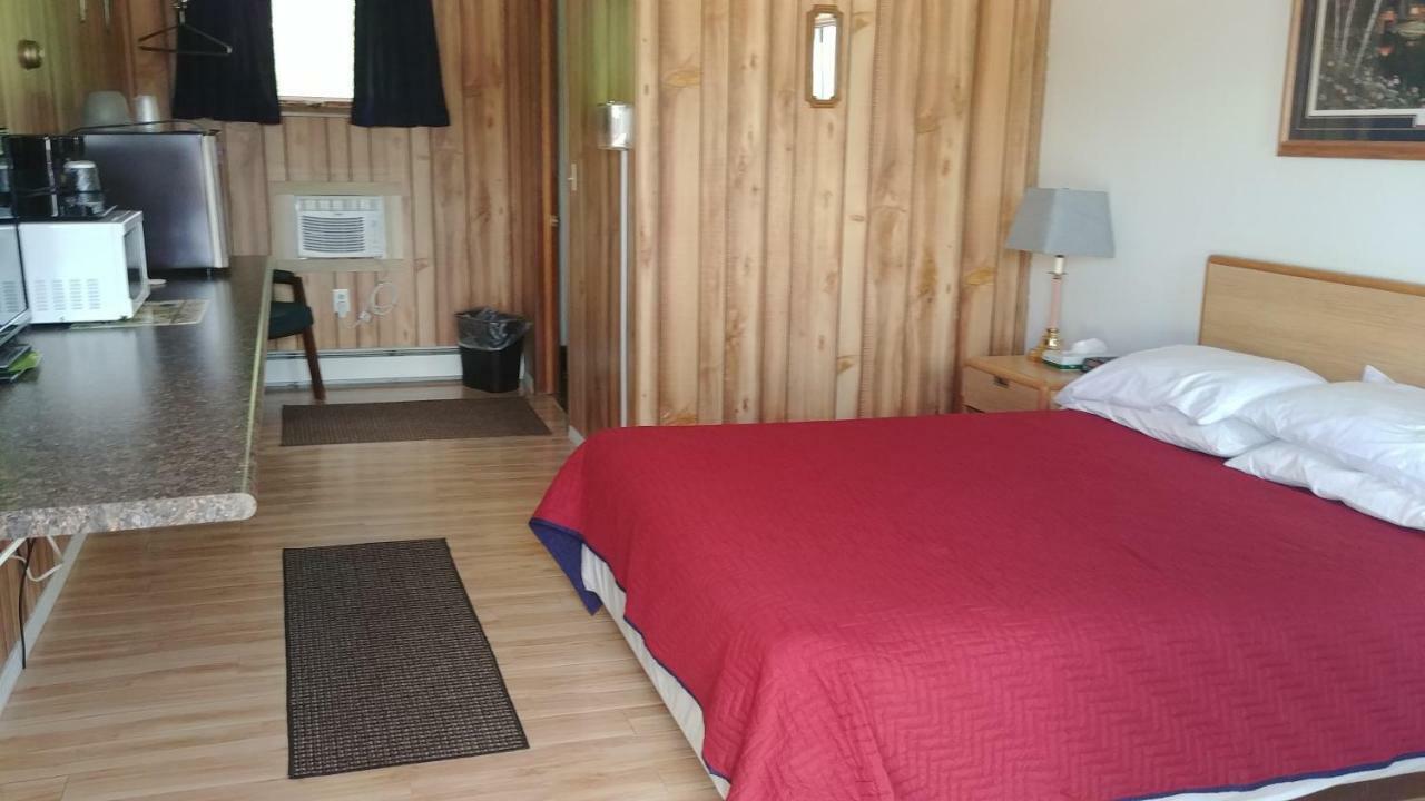 Falls Motel インターナショナルフォールズ エクステリア 写真