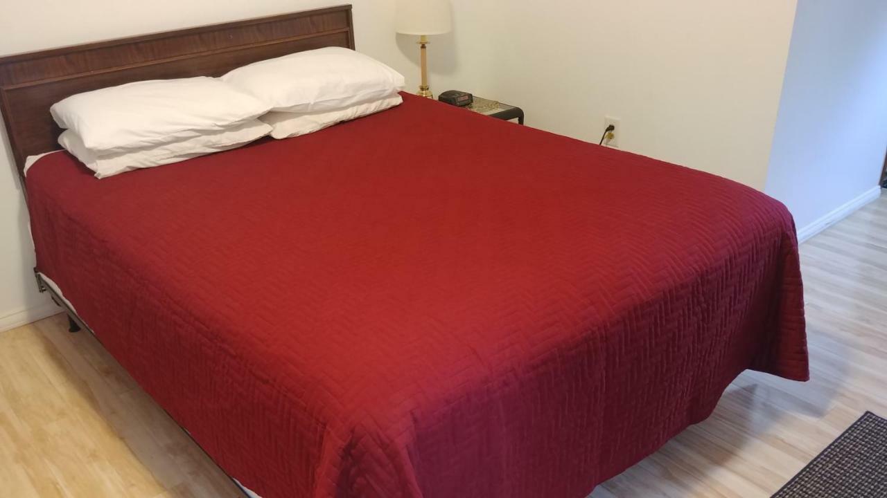 Falls Motel インターナショナルフォールズ エクステリア 写真