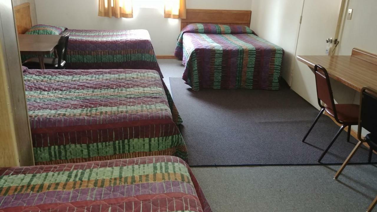 Falls Motel インターナショナルフォールズ エクステリア 写真