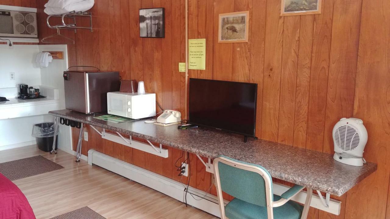 Falls Motel インターナショナルフォールズ エクステリア 写真