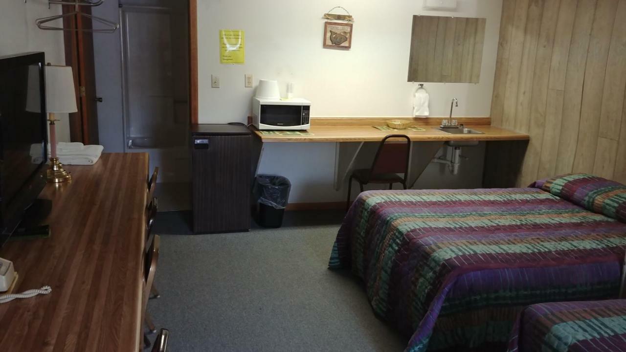 Falls Motel インターナショナルフォールズ エクステリア 写真